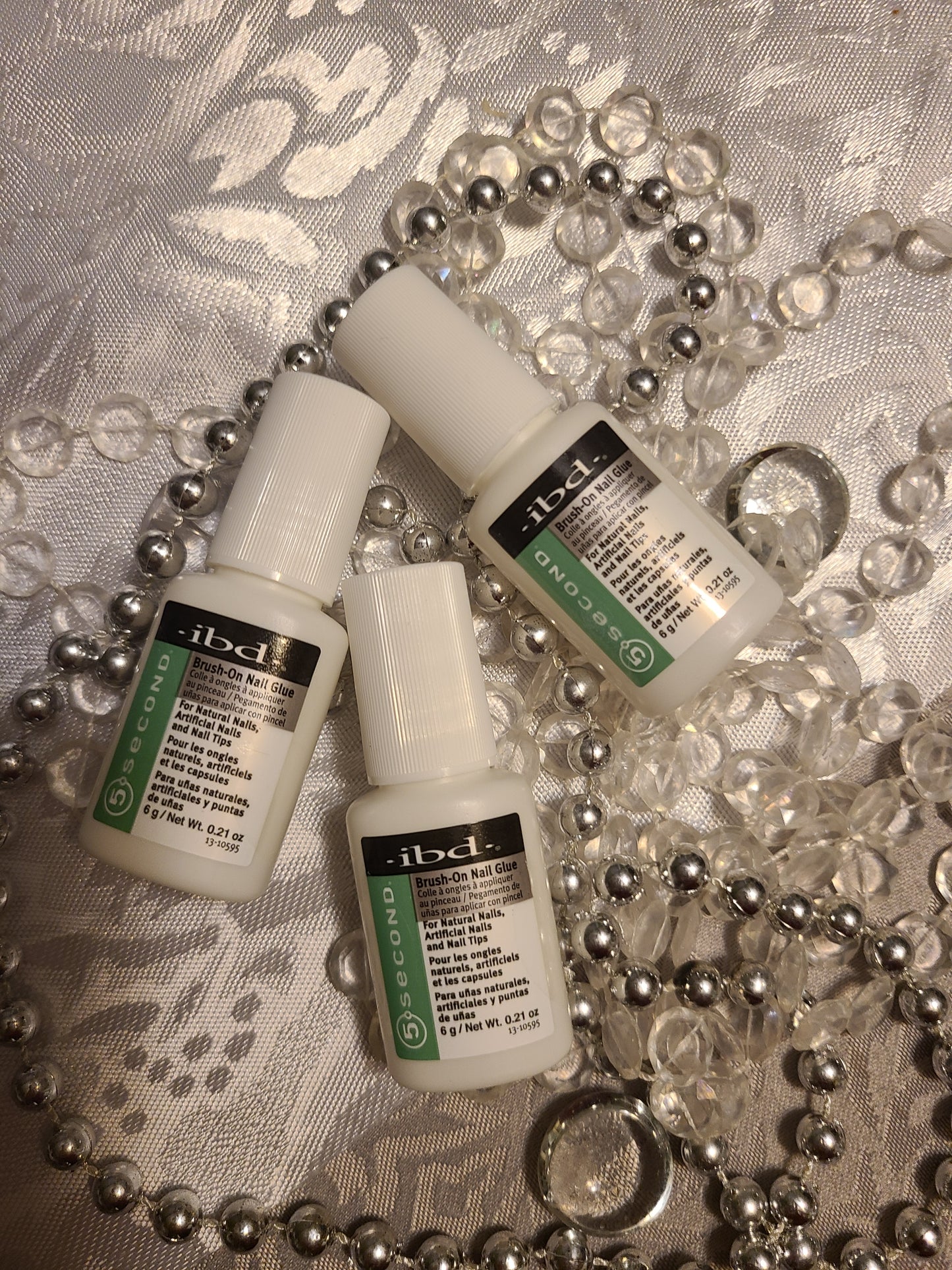 Brush on Nail Glue